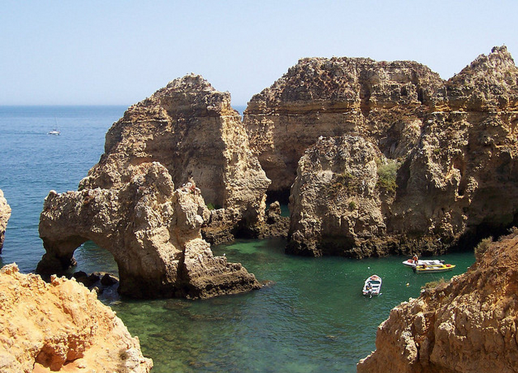 Help a Reader Travel: Algarve, Portugal